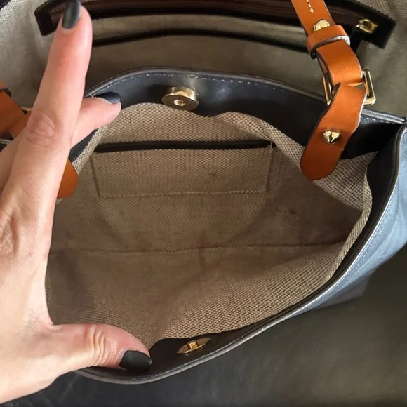 Dooney & Bourke City Flynn Tote Purse - Picture 4 of 14